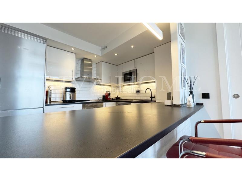 Foto 21020f0f-7f25-472f-9a73-45929892ef07. Attico con parcheggio in Ambroz Madrid