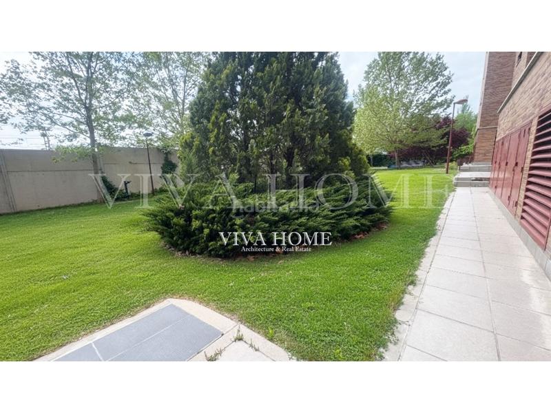 Foto 3f4384df-ab18-40ca-bb8b-7b5e0f8d6343. Attico con parcheggio in Ambroz Madrid