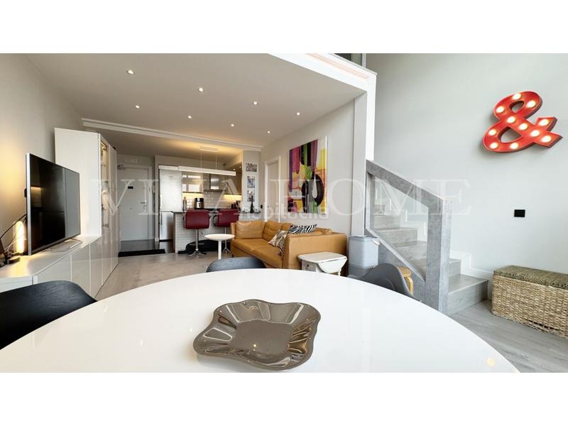 Foto 5e970b5d-dd07-4c46-9227-adcf42b96e01. Attico con parcheggio in Ambroz Madrid