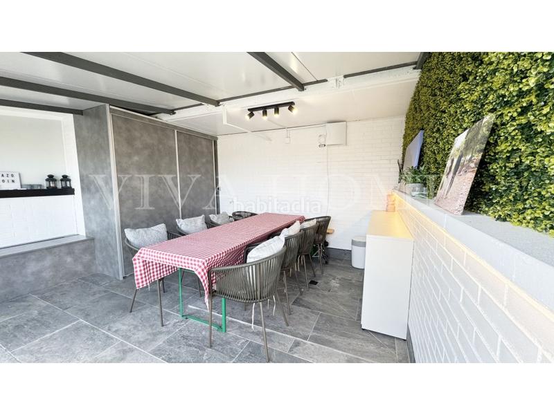 Foto 9c1e347a-78a7-42ed-b241-2ed0f214a3de. Attico con parcheggio in Ambroz Madrid