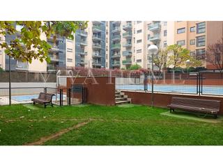 Pis  Calle villamanta. Piso de 2 habitaciones en urbanización privada en el ensanche de