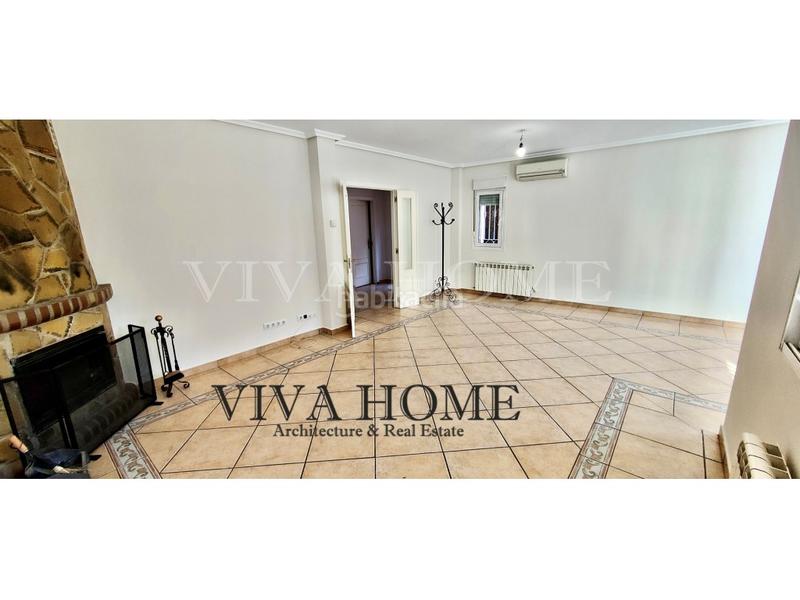 Foto 0fd8ba80-a83c-42ab-879f-a320b6b280dd. Chalet avec parking dans Casco Histórico Rivas - Vaciamadrid