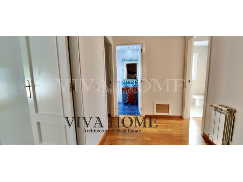 Foto dda340ca-5c5f-416e-b094-7d75c2c4c98d. Chalet avec parking dans Casco Histórico Rivas - Vaciamadrid