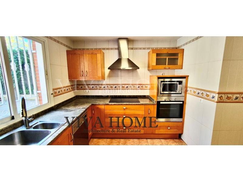 Foto e7273ec0-df25-4521-8eb2-7e3aae599650. Chalet avec parking dans Casco Histórico Rivas - Vaciamadrid