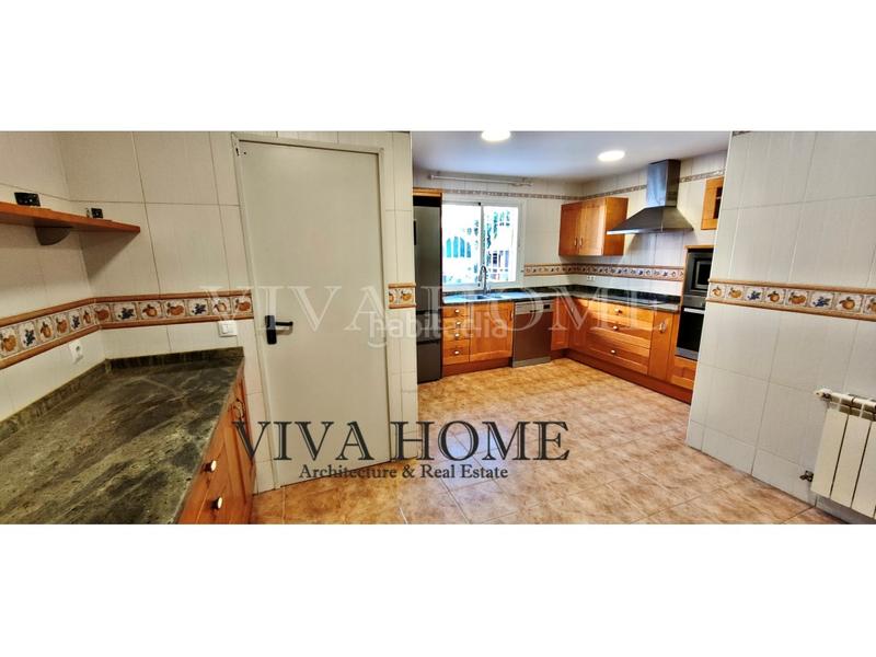 Foto f86c310f-7b60-46a2-9624-32de942ae18b. Chalet avec parking dans Casco Histórico Rivas - Vaciamadrid