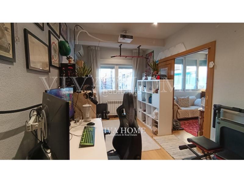 Foto b4b10ed0-6f3c-4316-bb40-692002372946. Etagenwohnung in Adelfas Madrid