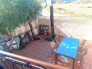 Chalet  Carretera velilla. Chalet independiente con 4 habitaciones, 3 baños completos , ase