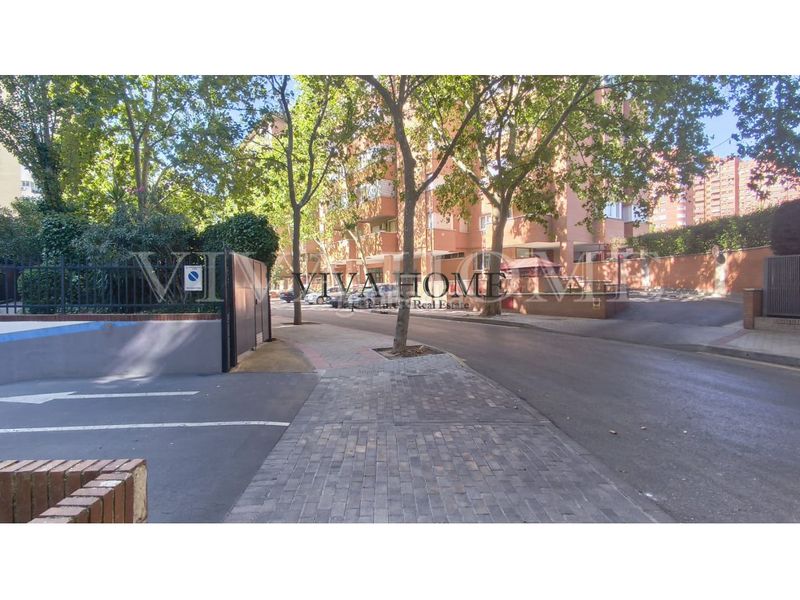 Foto 41388844-a14e-45ba-8bd4-cbe107696bbe. Pis amb aparcament a Costillares Madrid