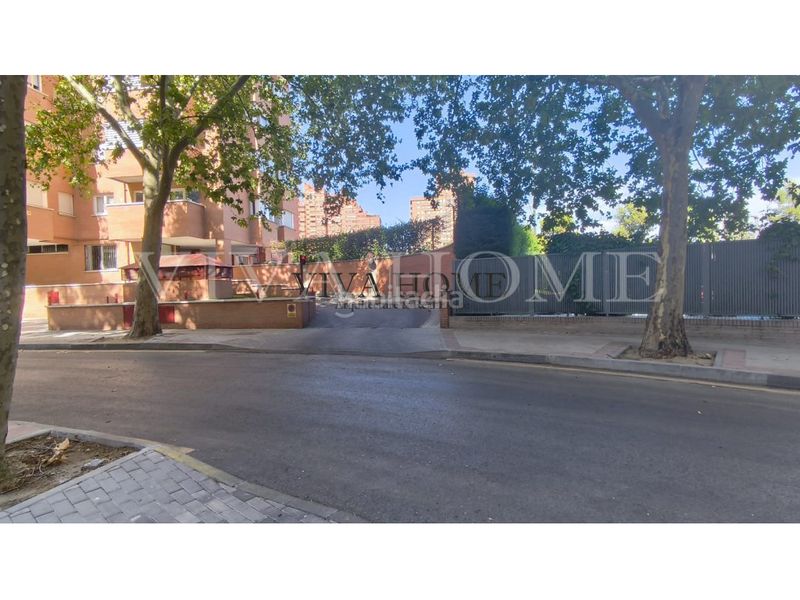 Foto 4f816783-eb33-4470-b8a1-820a127e56fc. Pis amb aparcament a Costillares Madrid