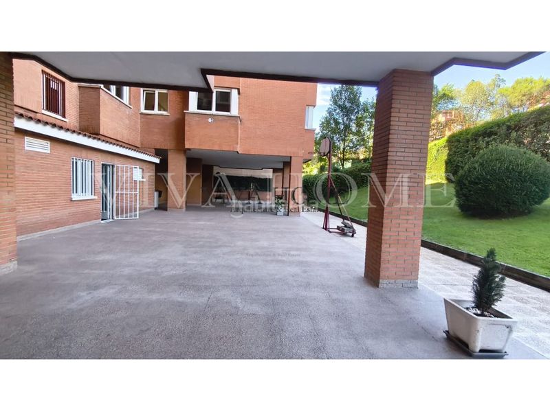 Foto afe9df05-c158-4d51-a862-a72caa58f10d. Pis amb aparcament a Costillares Madrid