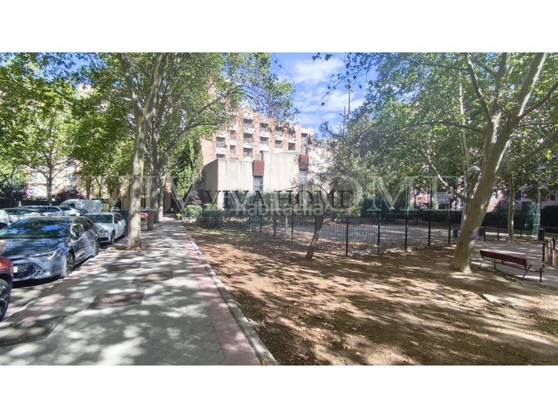 Foto e538dfa1-2646-4f8a-abd7-d8533048459f. Pis amb aparcament a Costillares Madrid