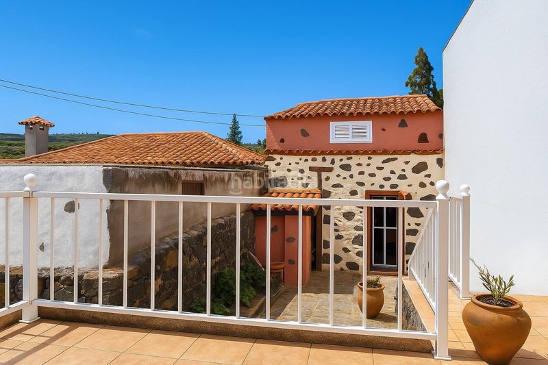 Foto a90fe9db-e9c2-4d0a-91fb-9d9825389439. Masia amb aparcament a La Quinta - Taucho Adeje