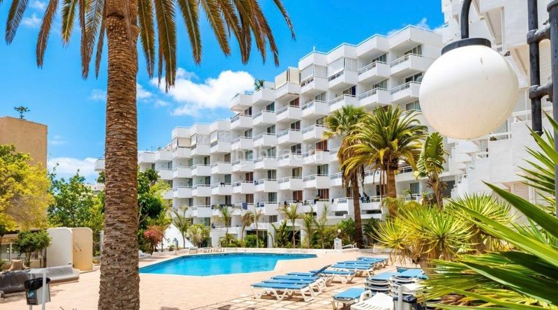 Foto 3f6ad31e-f274-4732-a038-50002f0621cb. Apartament amb piscina a Playa de las Américas Adeje