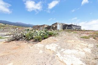 Finca rústica a Granadilla de Abona ciudad. Terreno rústico con varias construcciones en granadilla.