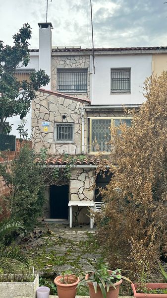 Foto 7f863ed9-046b-443e-b007-2169fe5d3d5e. Casa aparellada amb calefacció aparcament a Centre Rubí