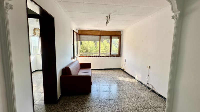 Foto b7a97fe2-6f6c-4563-98c7-df0d0d585465. Piso da el salto de un alquiler a una compra con este piso en Rubí