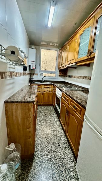 Foto f3aa247c-97fc-437d-b528-4f186b9df264. Piso da el salto de un alquiler a una compra con este piso en Rubí