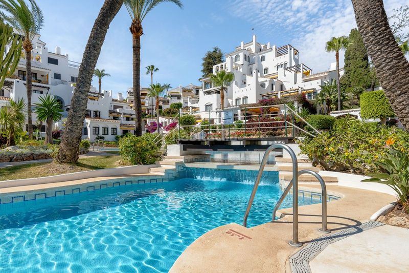 Foto 9ec86cbd-54d7-4bfe-9a1d-b7c02a193af3. Apartament amb aparcament piscina a Nueva Andalucía centro Marbella