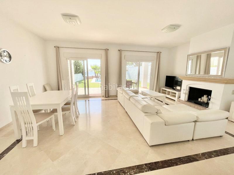 Foto 9266d83b-c17b-49bb-8e58-cd2600bd9799. Alquiler chalet villa en alquiler costa, 4 dormitorios. en Mijas