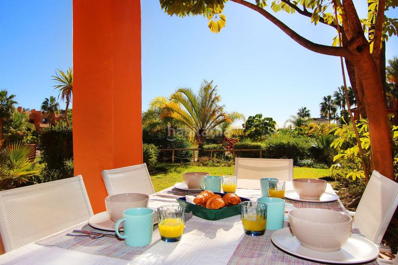 Foto 7f0682ec-0ca6-46c5-8283-5acb0be194d8. Alquiler apartamento en n/a apartamento en alquiler en selwo, 3 dormitorios. en Estepona