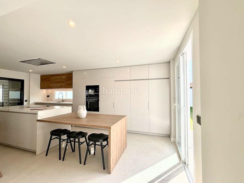 Foto 21c20639-0183-45e5-84e6-a8f7c27bd7e7. Location chalet dans n/a dans Las Lomas de Río Verde Marbella