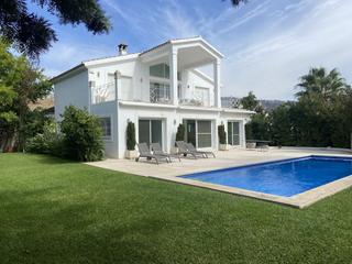 Lloguer Xalet a N/a. Villa en alquiler en este  elviria, 5 dormitorios.