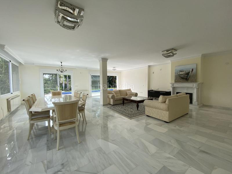 Foto f0c4c514-0650-4767-b5ee-80bd1d3f8758. Rent chalet in n/a in Santa María Marbella