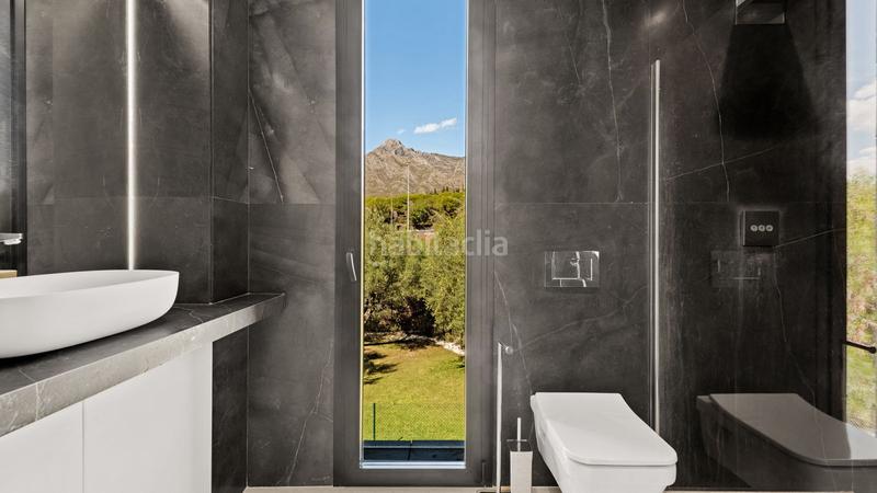 Foto 22626d73-0e43-4067-ba79-e995a4e731b5. Lloguer xalet amb calefacció aparcament piscina a Marbella