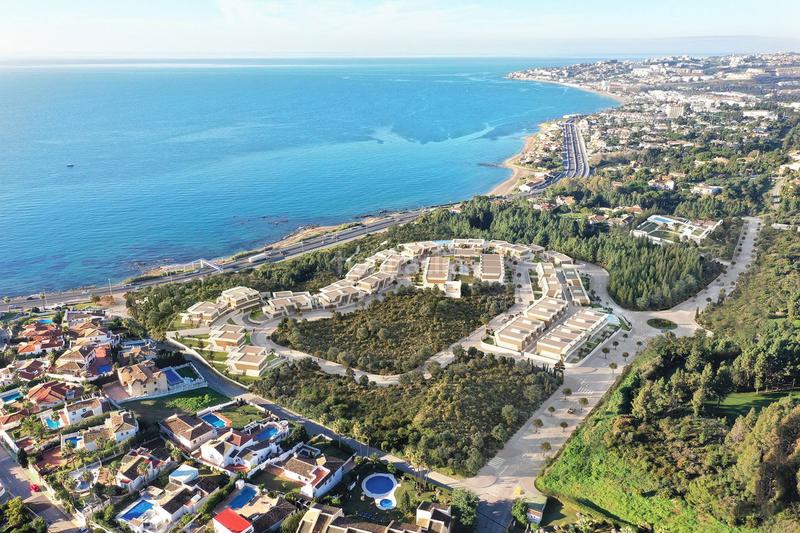 Foto 11c3b43d-5ad7-4dc9-8043-100dfd144d75. Rent semi detached house with parking pool in El Faro de Calaburra - Chaparral Mijas