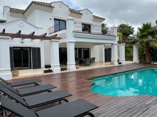 Location Chalet à Lomas de Marbella Club. Villa en alquiler en milla de oro  puente romano, 5 dormitorios.