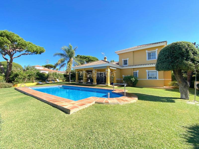 Foto 2bfa0a26-d2d4-466e-849b-cec8e76e3dc8. Chalet villa en venta en este el rosario, 5 dormitorios. en Marbella