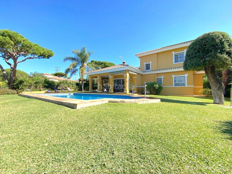 Foto 31185c6e-59be-43dc-ad22-f2e849a8b41f. Chalet villa en venta en este el rosario, 5 dormitorios. en Marbella