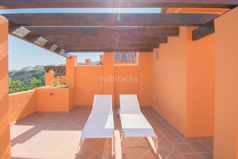 Foto 0acbe7f8-494b-462e-acf3-d5f177f82eed. Casa adossada amb calefacció aparcament piscina a Benahavís