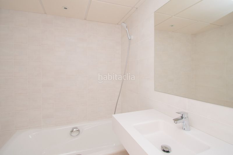 Foto 703b9b10-becb-4e50-b7fe-e5369dd8acd0. Casa adossada amb calefacció aparcament piscina a Benahavís