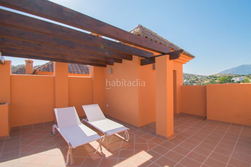 Foto f7056882-0f1e-4775-a260-4da48e745f0a. Casa adossada amb calefacció aparcament piscina a Benahavís