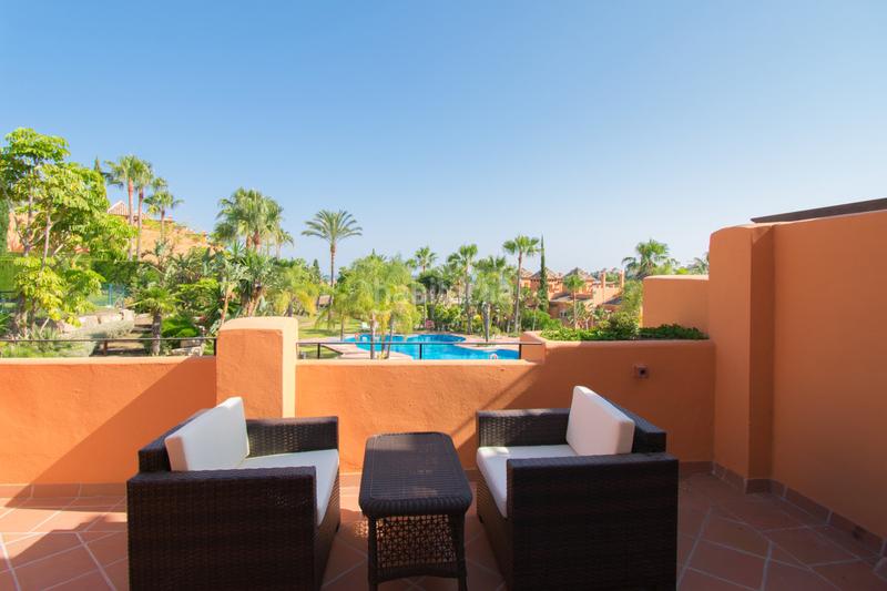 Foto 1f4c4d91-20be-43e3-a9fa-c1dbae72bd9b. Alquiler casa adosada adosado en alquiler en el paraiso, 4 dormitorios. en Benahavís