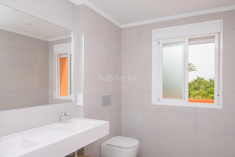 Foto e531d97b-2bde-43a7-9802-7d42be44060c. Alquiler casa adosada adosado en alquiler en el paraiso, 4 dormitorios. en Benahavís