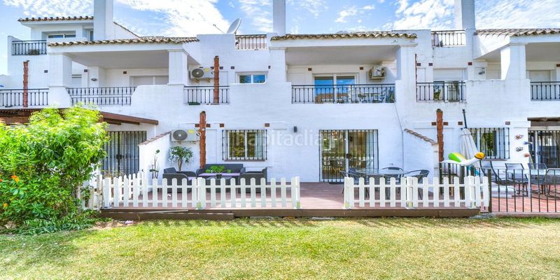 Foto 05dab4a8-2189-4058-acf7-eb96e45bcd8e. Casa adossada amb aparcament piscina a La Dama de Noche - La Alzambra Marbella