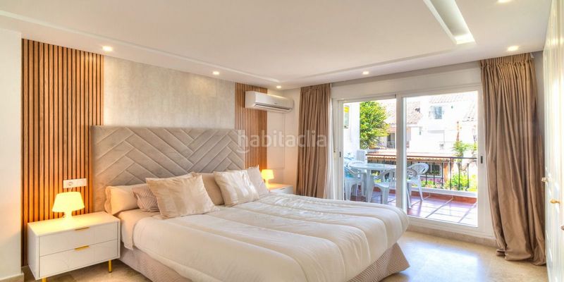 Foto d0c3209b-304a-450c-8d7f-b921a23dcc50. Casa adossada amb aparcament piscina a La Dama de Noche - La Alzambra Marbella