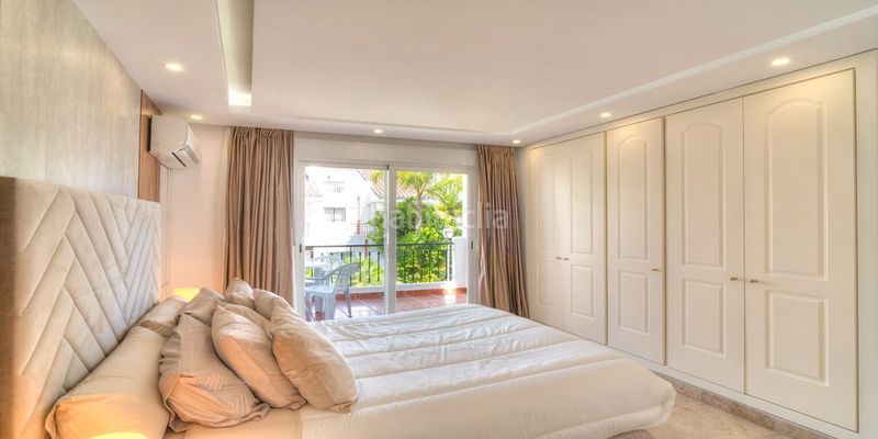Foto d8578d45-7cd2-44dc-9650-cb76fcc31eed. Casa adossada amb aparcament piscina a La Dama de Noche - La Alzambra Marbella