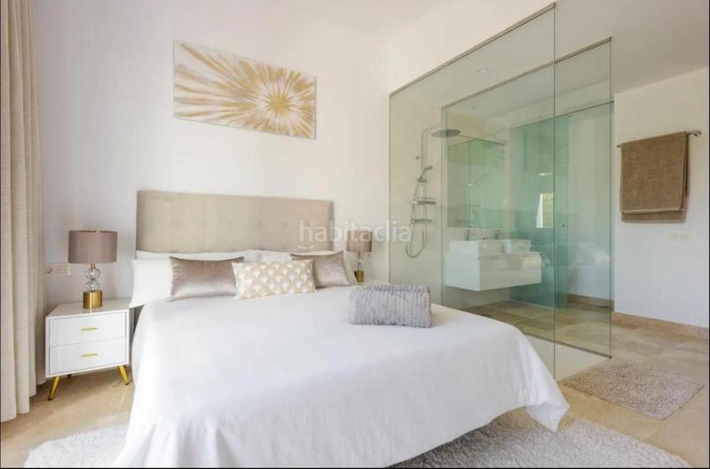 Foto 745eb0e5-05b8-46f6-a1a9-eb9a97693550. Alquiler apartamento  en alquiler en el paraiso, 3 dormitorios. en Estepona
