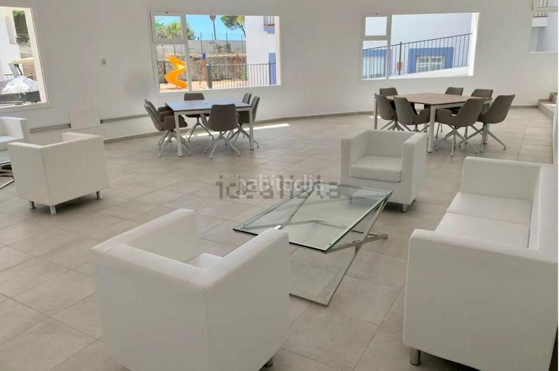 Foto be2512f4-54a5-4609-a682-a1c4d5463f7f. Alquiler apartamento  en alquiler en el paraiso, 3 dormitorios. en Estepona