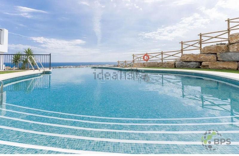 Foto c0687972-1823-49b7-93d6-f8d5121ea79c. Alquiler apartamento  en alquiler en el paraiso, 3 dormitorios. en Estepona