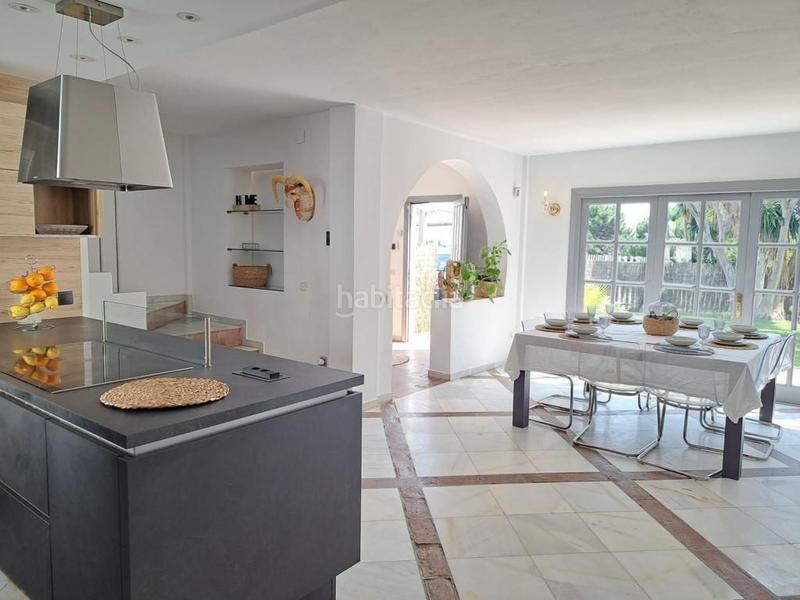 Foto 5d0503af-a755-483f-81fe-40089c2b97eb. Miete chalet mit parking in altos de Estepona Estepona