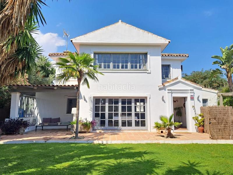 Foto 853f95a3-7332-46e2-a0a6-6ad683eb9528. Miete chalet mit parking in altos de Estepona Estepona