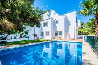 Lloguer Xalet a Ojén. Villa en alquiler en este  la mairena, 4 dormitorios.