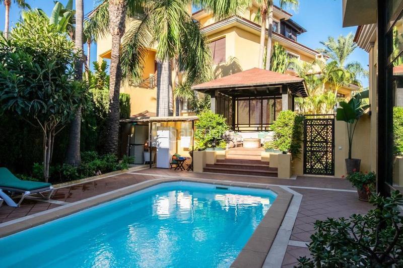Foto 3ca74101-f5bd-4700-923d-8758478049f7. Affitto chalet con parcheggio piscina in Puerto Banús Marbella