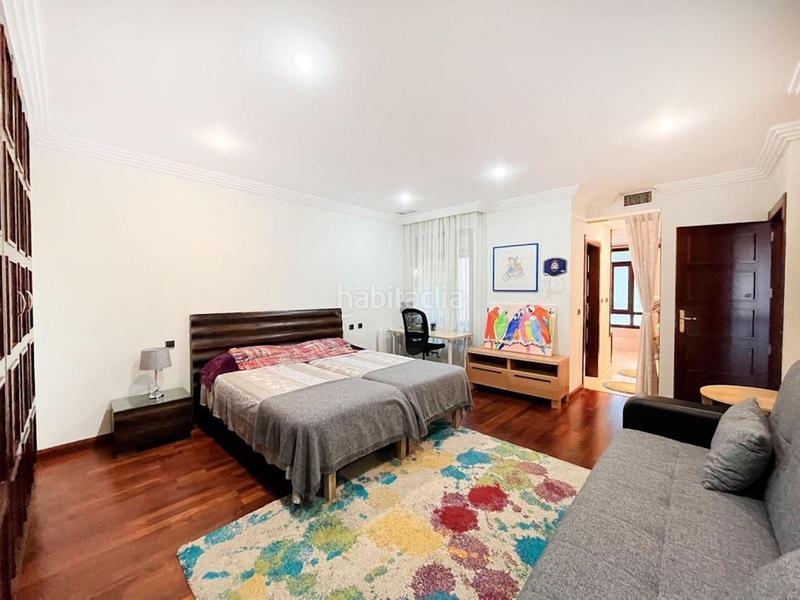 Foto 532f6b89-1065-47fc-9876-372e0138f7a3. Lloguer xalet amb aparcament piscina a Puerto Banús Marbella