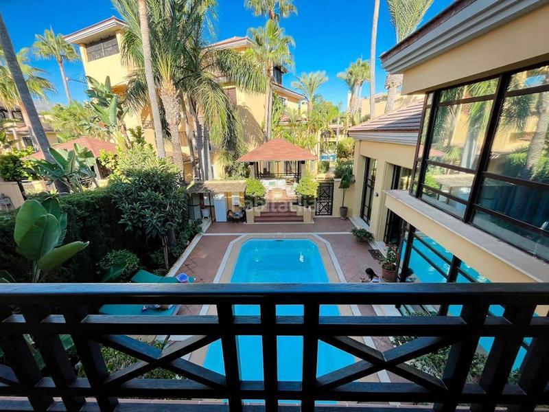 Foto 33c828fe-1689-4c40-b546-848266cb1c65. Location chalet avec parking piscine dans Puerto Banús Marbella