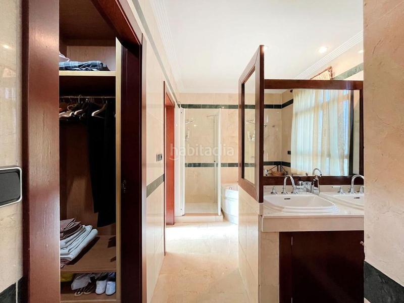 Foto 4edf10ea-e855-4ea7-a420-f3d2f2cf8a6b. Location chalet avec parking piscine dans Puerto Banús Marbella